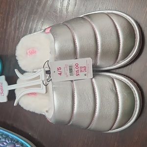 Girls slippers